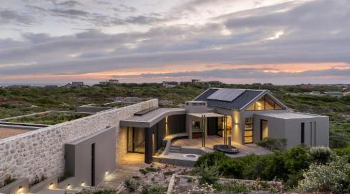 Romansbaai Collection