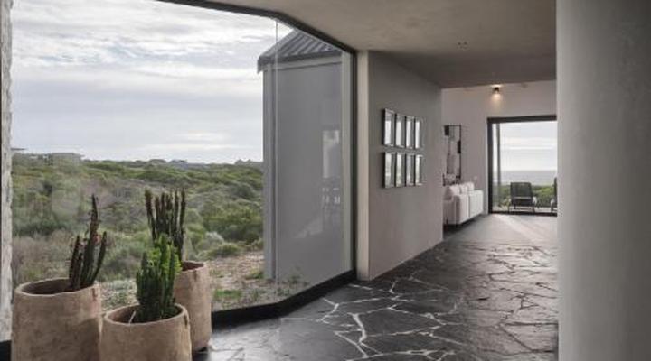 Romansbaai Collection