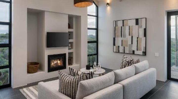 Romansbaai Collection