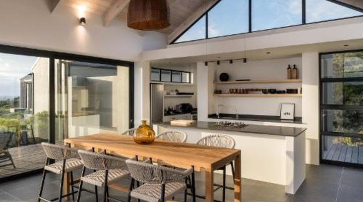 Romansbaai Collection