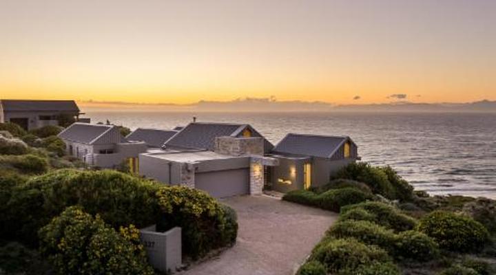 Romansbaai Collection