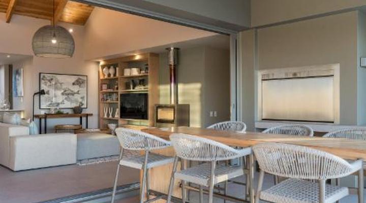 Romansbaai Collection