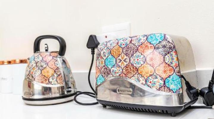 Modern Executive Unit