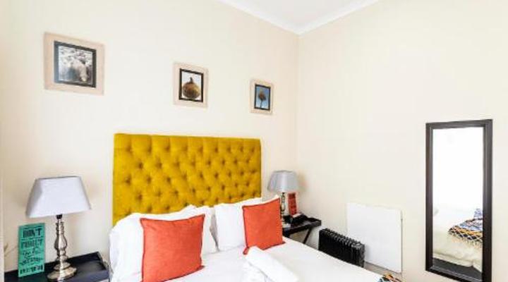 Modern Executive Unit