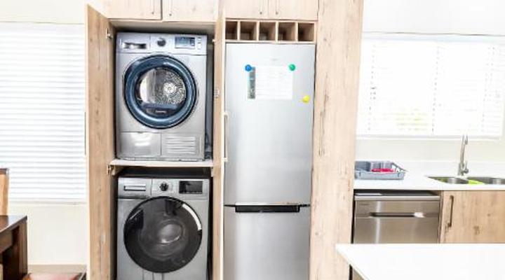 Modern Executive Unit