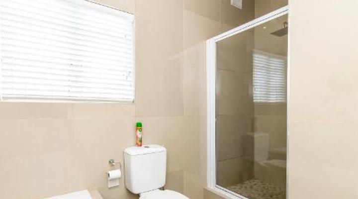 Modern Executive Unit