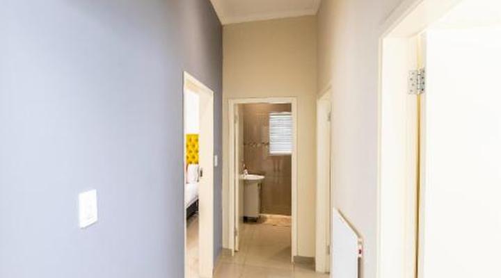 Modern Executive Unit