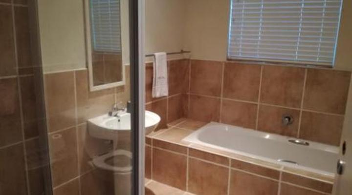 Modern Executive Unit