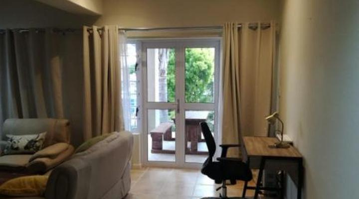 Modern Executive Unit