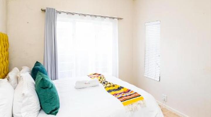 Modern Executive Unit