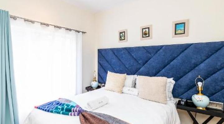 Modern Executive Unit