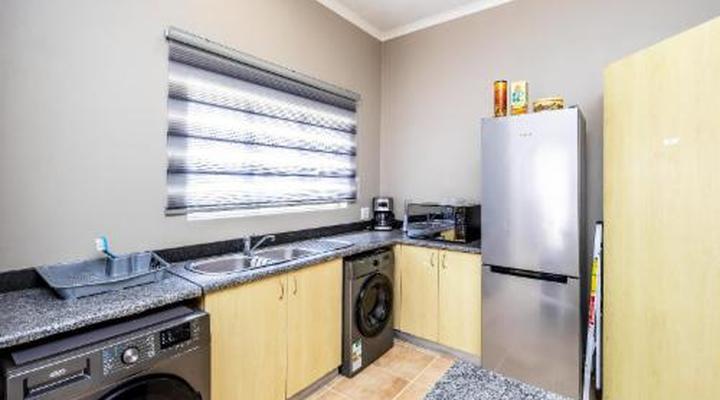 Modern Executive Unit