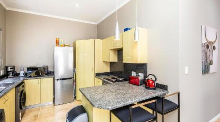 Modern Executive Unit