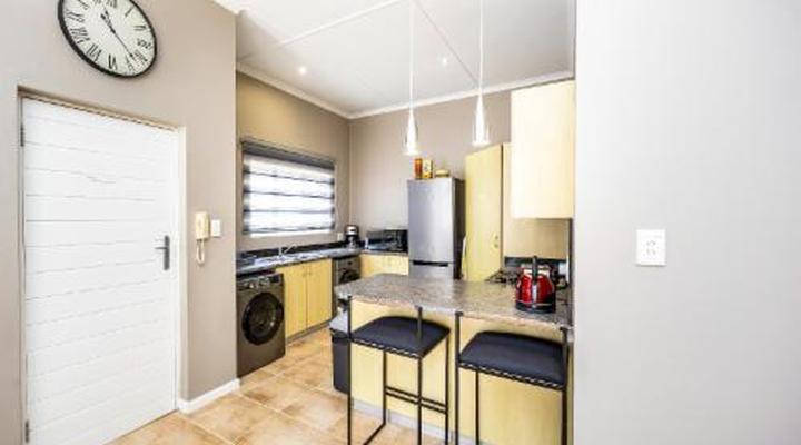 Modern Executive Unit