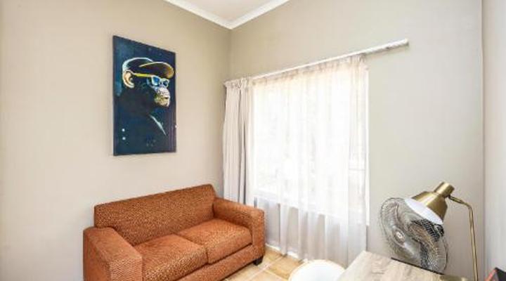 Modern Executive Unit