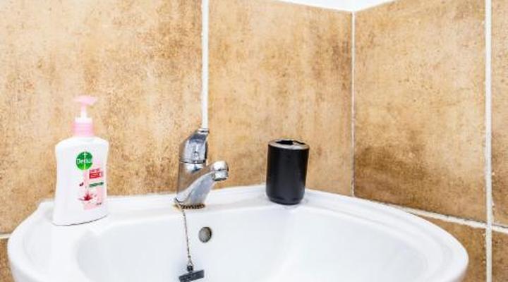 Modern Executive Unit