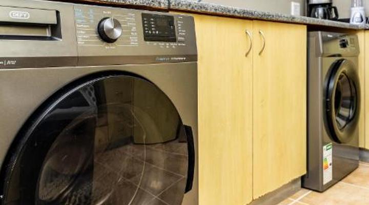 Modern Executive Unit