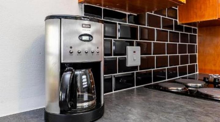 Modern Executive Unit