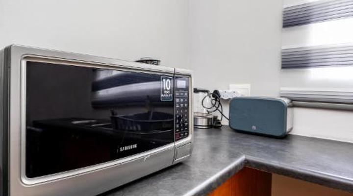 Modern Executive Unit