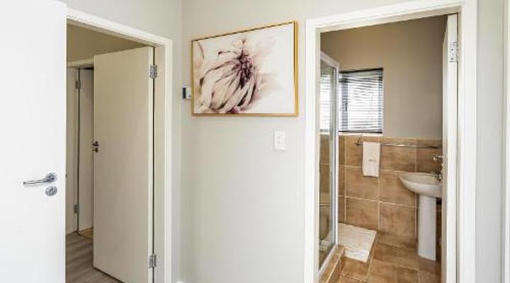 Modern Executive Unit