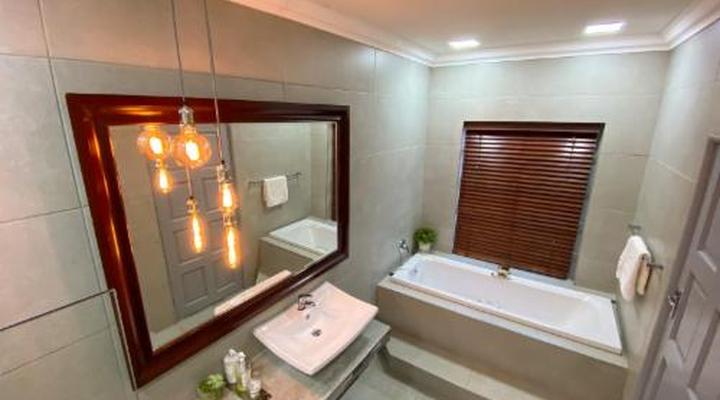 Spacube Luxury Suites and Spa