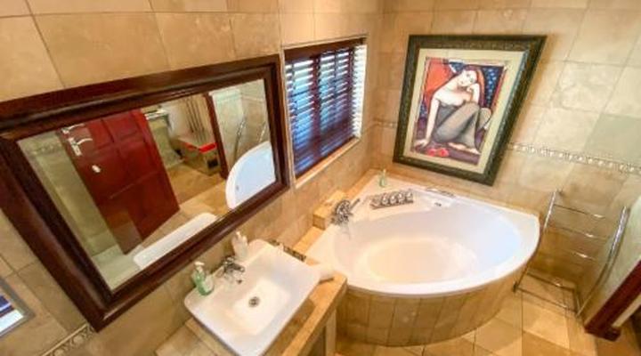 Spacube Luxury Suites and Spa