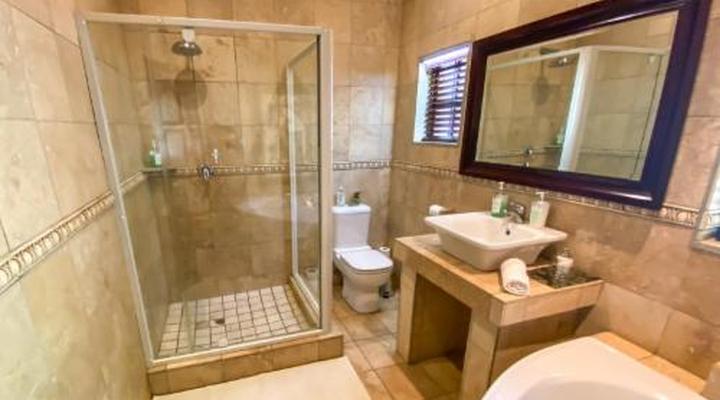 Spacube Luxury Suites and Spa