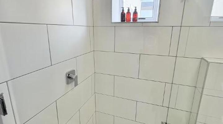 175 A on Uniab Close