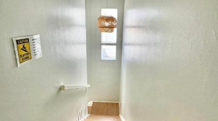 175 A on Uniab Close