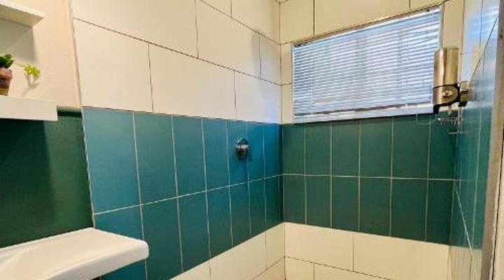 Longtom Farm Guest House