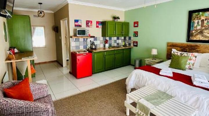 Longtom Farm Guest House