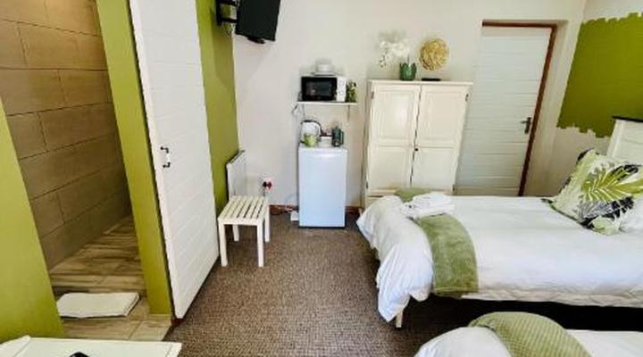 Longtom Farm Guest House