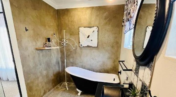 Longtom Farm Guest House