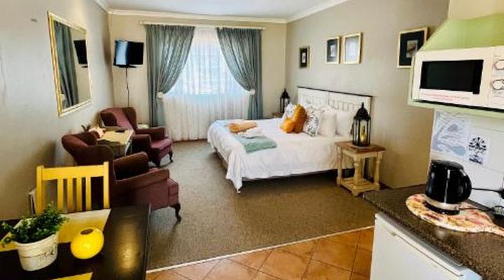 Longtom Farm Guest House