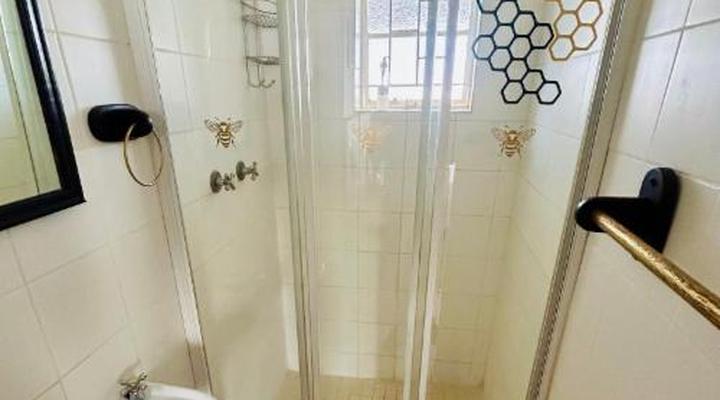 Longtom Farm Guest House