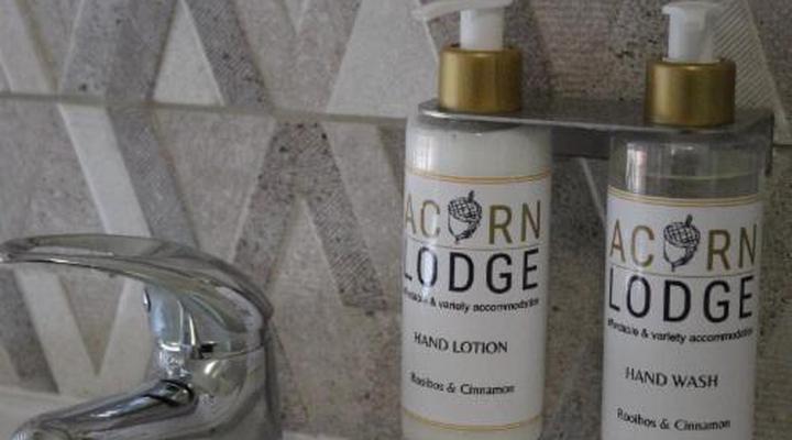 Acorn Lodge & Skydeck Sunset Café