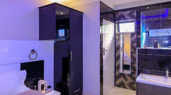 SkyLight Guest Lodge