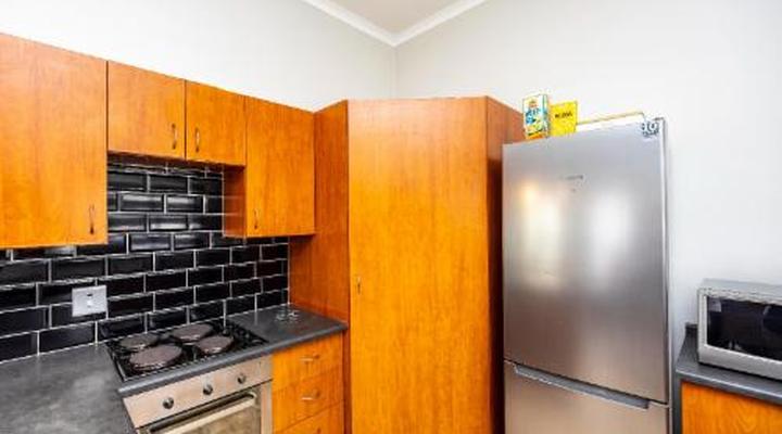 Modern Executive Unit