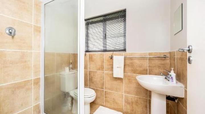 Modern Executive Unit