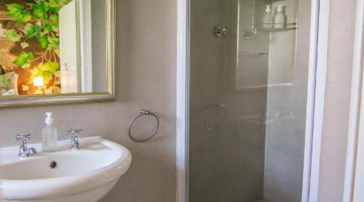 Rozenburg Guest House