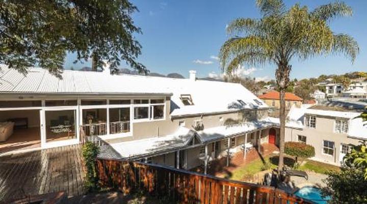 Nantes-Vue Guest House