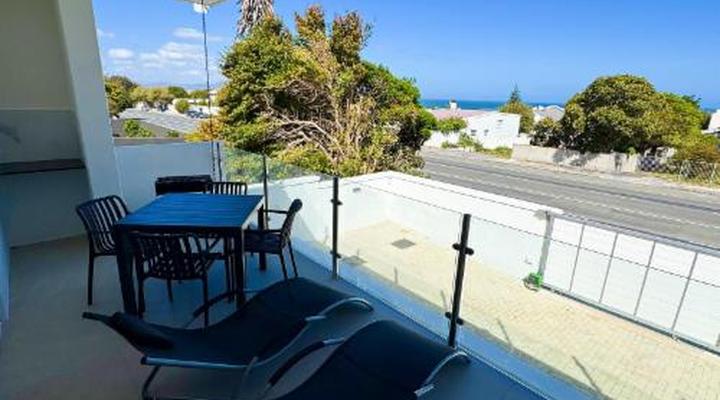 Peach On Beach Boutique Apartments