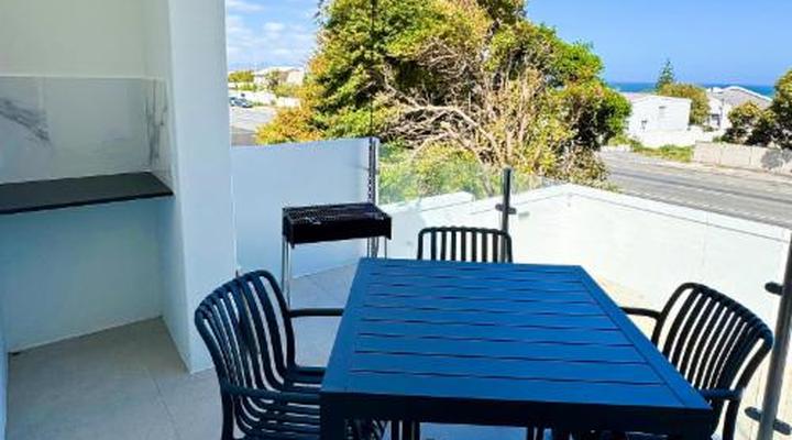 Peach On Beach Boutique Apartments