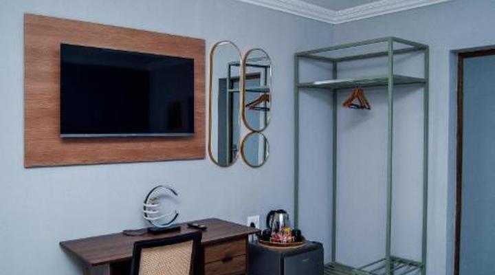 Overflow Accommodation Lodge