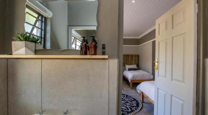 Desert Wind Private Guest and Game Farm