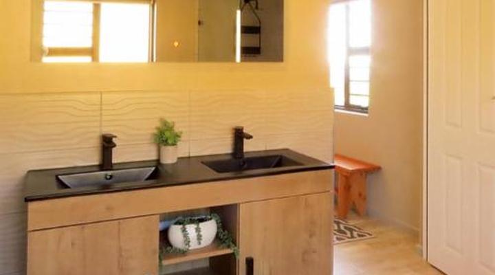 Desert Wind Private Guest and Game Farm