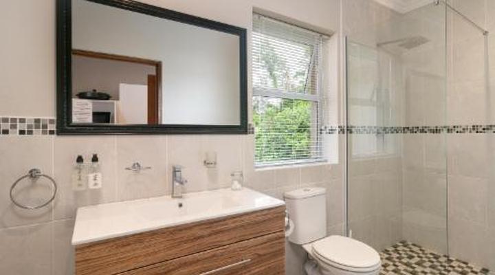 Phoenix Lodge and Waterside Accommodation