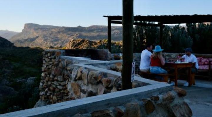 Stayatdestraadt Red Fin Cottage and Middeldeur Campsite