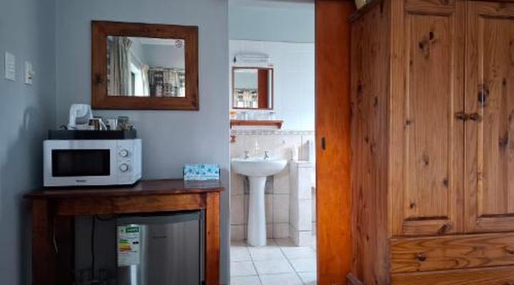 Cedar Lodge Guest House