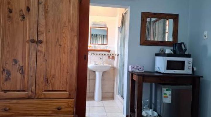 Cedar Lodge Guest House